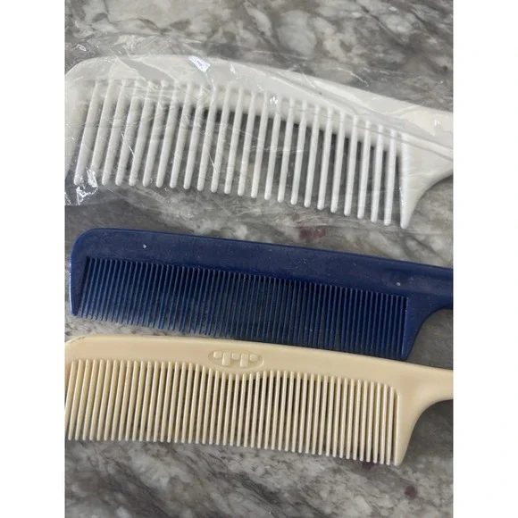 Vintage Hair Combs LOT OF 3 Detangler Combs Various Styles 5"-8" Clinique - Picture 4 of 5